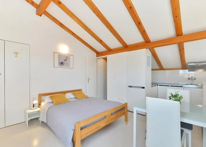 Zaton 11130a Apartamento Nin